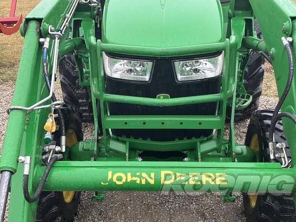 Image of John Deere 4066R equipment image 4