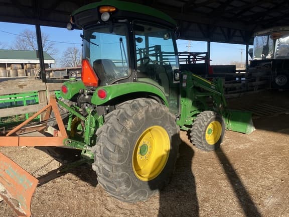 Image of John Deere 4066R equipment image 4