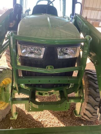 Image of John Deere 4066R equipment image 3