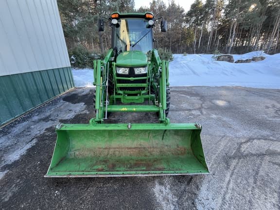 Image of John Deere 4066R equipment image 4