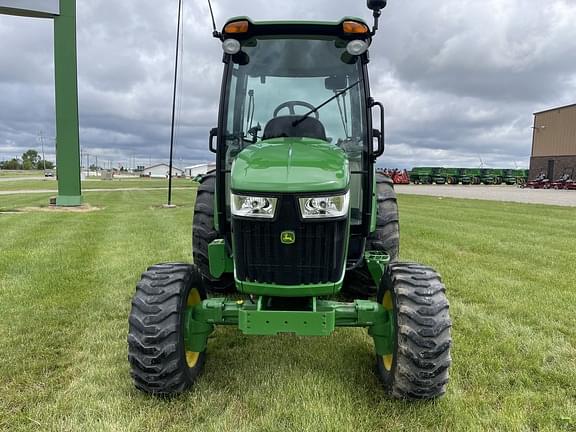 Image of John Deere 4066R equipment image 1