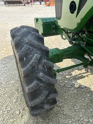 Image of John Deere 4066R equipment image 4