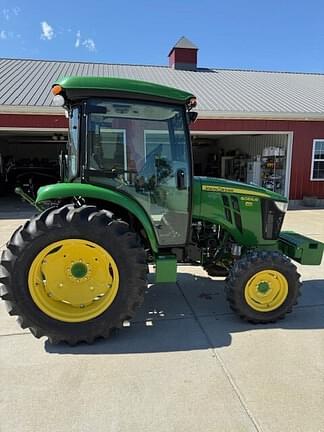 Image of John Deere 4066R equipment image 3