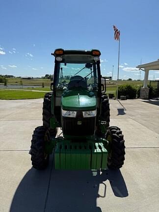 Image of John Deere 4066R equipment image 4
