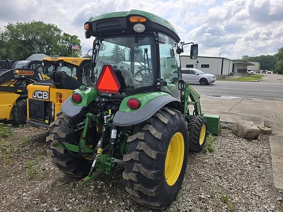 Image of John Deere 4066R equipment image 4