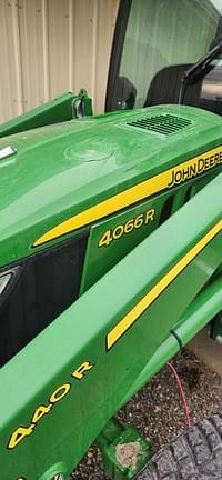 Image of John Deere 4066R equipment image 3