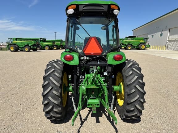 Image of John Deere 4066R equipment image 4
