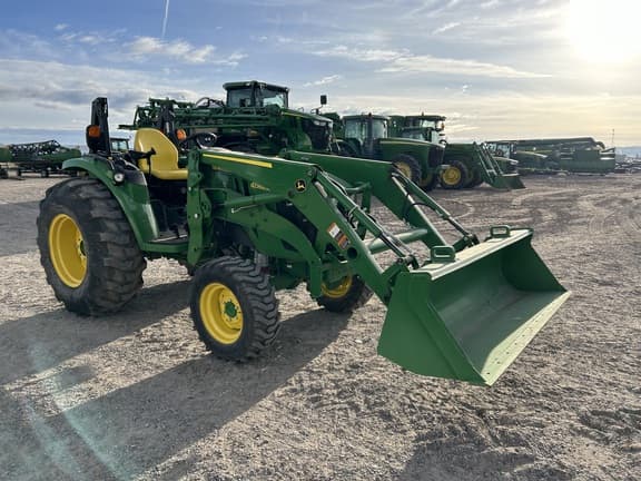 Image of John Deere 4066R equipment image 3