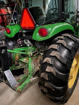 Image of John Deere 4066R equipment image 1