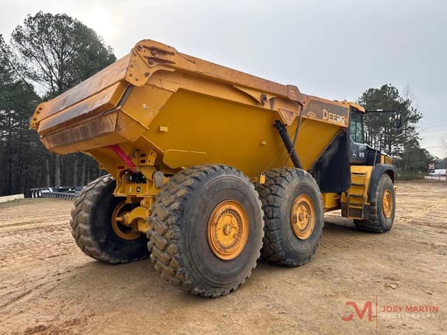 Image of John Deere 410E equipment image 1