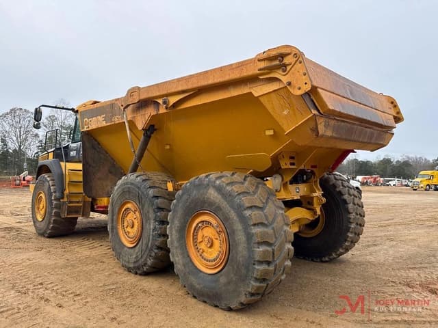 Image of John Deere 410E equipment image 2