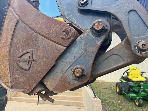 Image of John Deere 410L equipment image 4