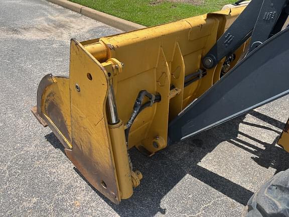 Image of John Deere 410L equipment image 4