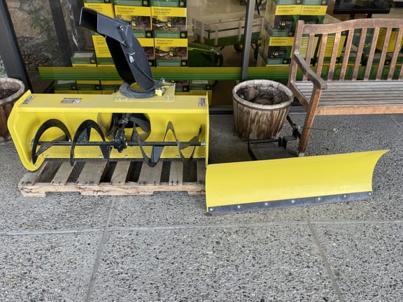 Main image John Deere 44" Snowblower