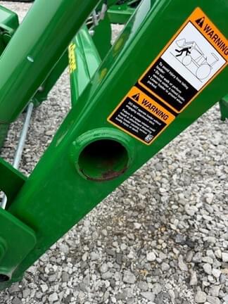 Image of John Deere 440R equipment image 3