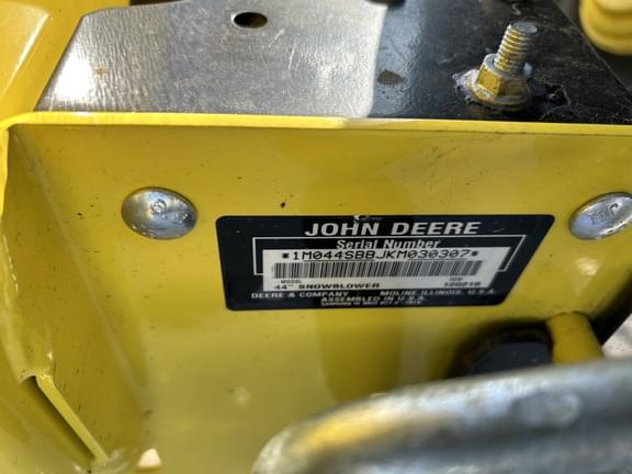 Image of John Deere 44" Snowblower equipment image 3