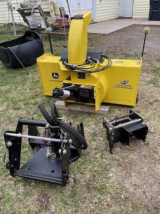 Image of John Deere 47" Snow Blower equipment image 2