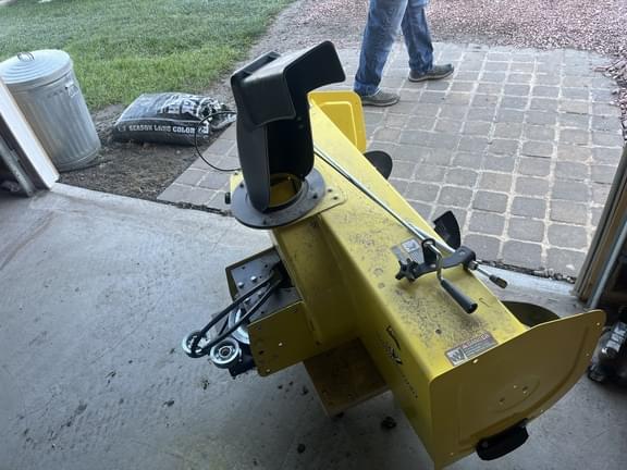 Image of John Deere 47" Snow Blower equipment image 2