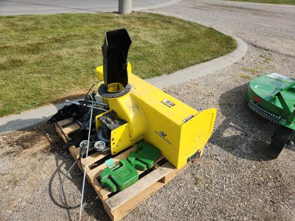 Image of John Deere 47" Snow Blower equipment image 2