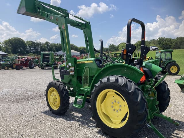 Image of John Deere 5045E equipment image 4