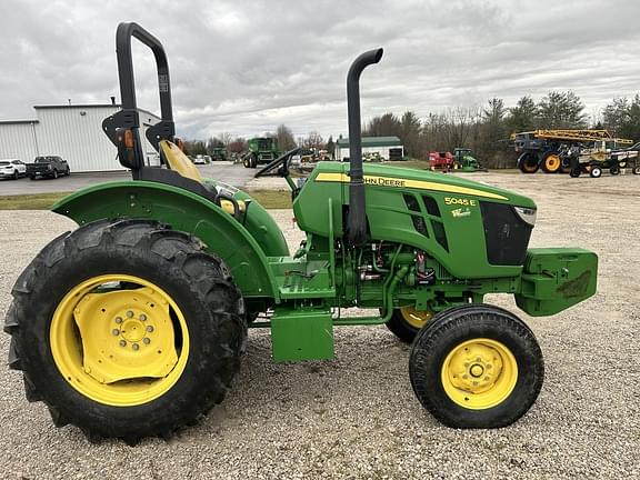 Image of John Deere 5045E equipment image 1