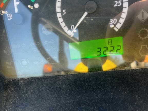 Image of John Deere 5045E equipment image 4