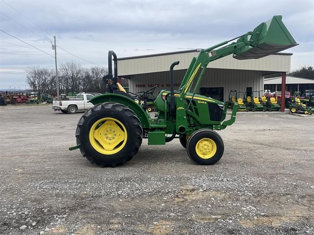 Image of John Deere 5045E equipment image 3