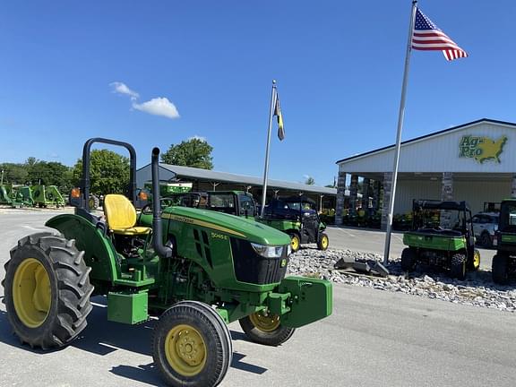 Image of John Deere 5045E equipment image 1