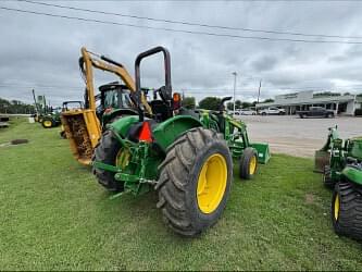 Image of John Deere 5045E equipment image 4