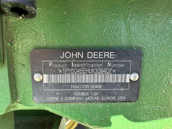 Image of John Deere 5045E equipment image 3