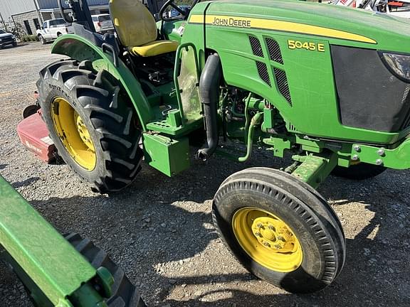 Image of John Deere 5045E Primary image