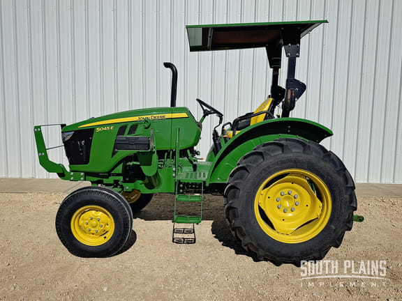 2020 John Deere 5045E Equipment Image0