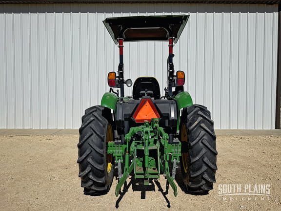 Image of John Deere 5045E equipment image 3