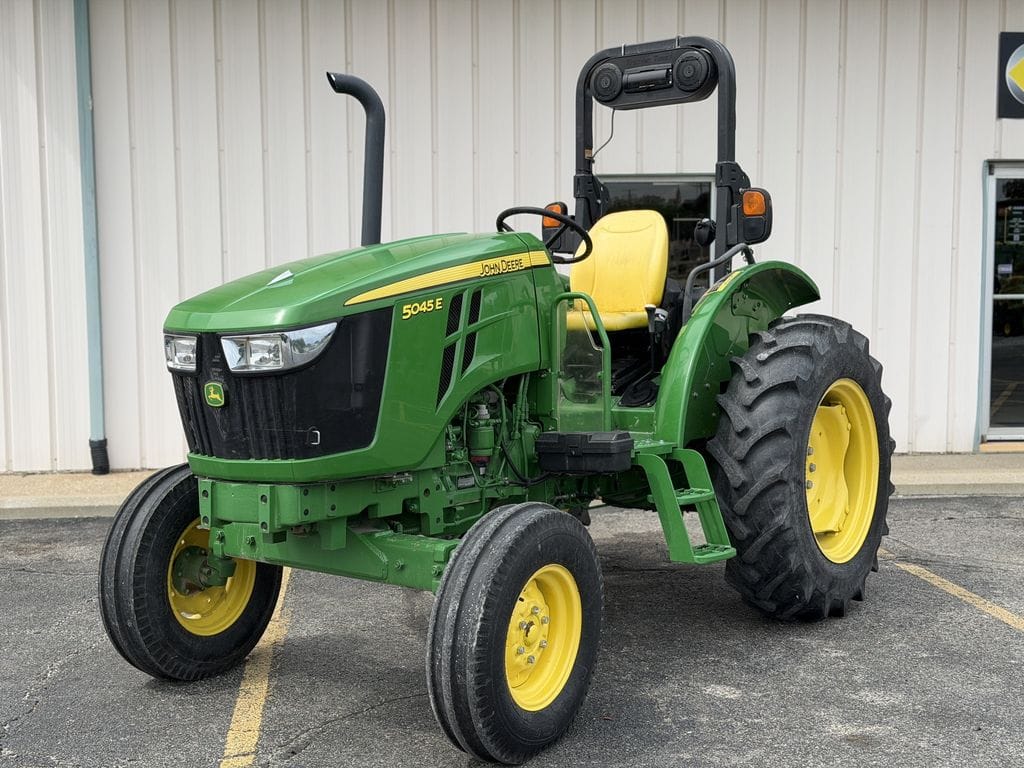 2020 John Deere 5045E Equipment Image0