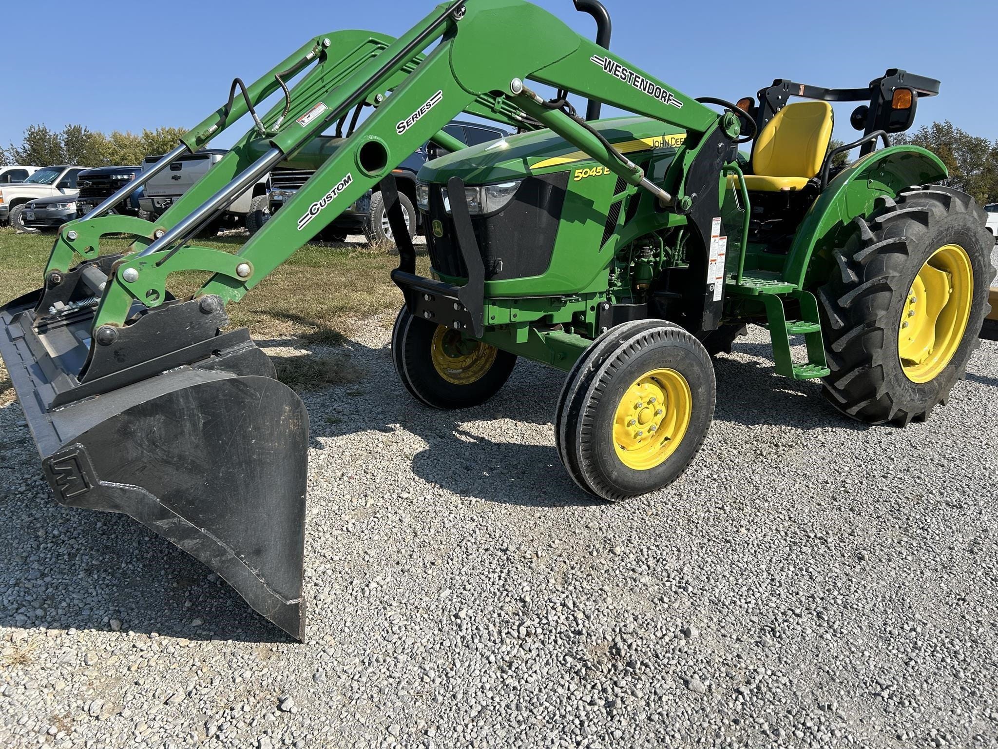 2020 John Deere 5045E Equipment Image0