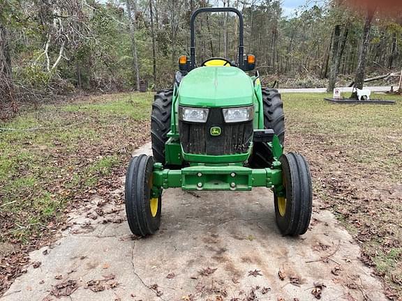 Image of John Deere 5045E equipment image 3