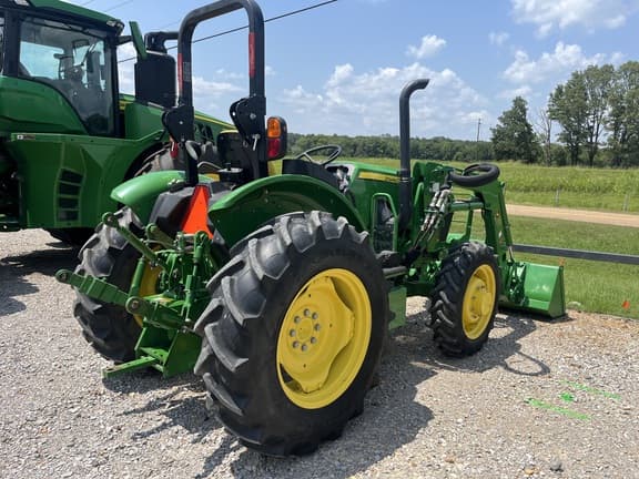 Image of John Deere 5055E equipment image 4