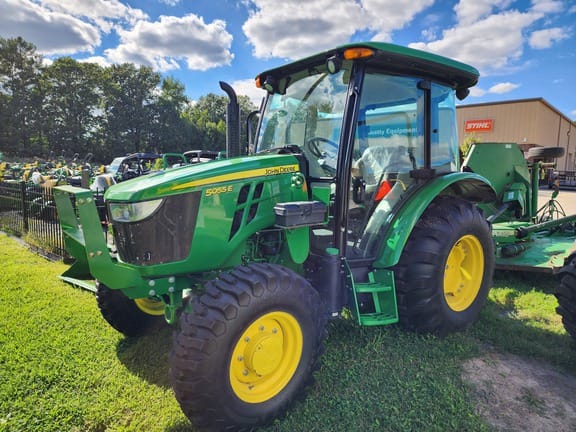 Main image John Deere 5055E