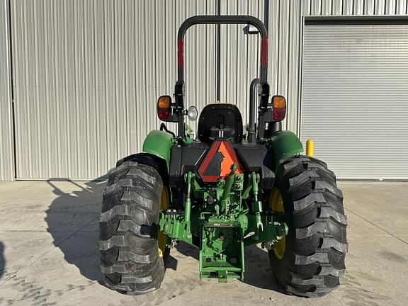 Image of John Deere 5055E equipment image 3