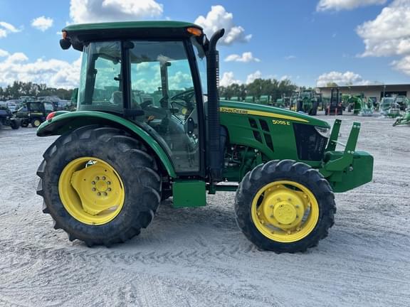 Image of John Deere 5055E equipment image 2