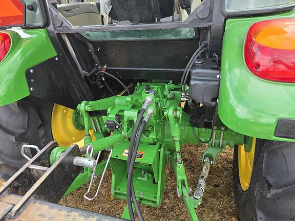 Image of John Deere 5055E equipment image 2