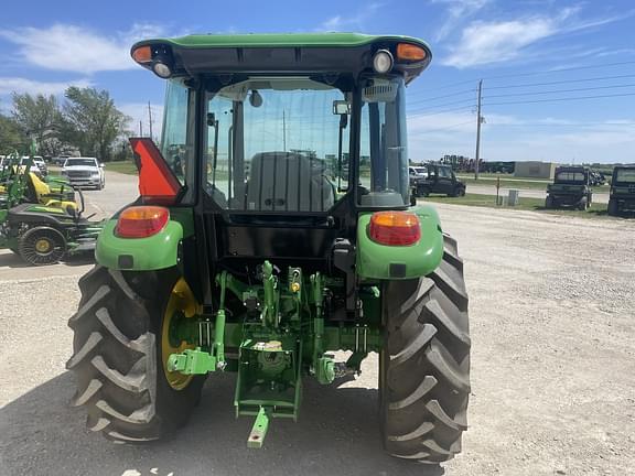 Image of John Deere 5055E equipment image 3
