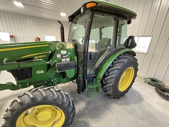 Image of John Deere 5055E equipment image 2