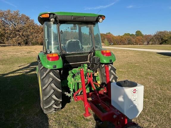 Image of John Deere 5065E equipment image 4