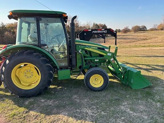 Image of John Deere 5065E equipment image 3