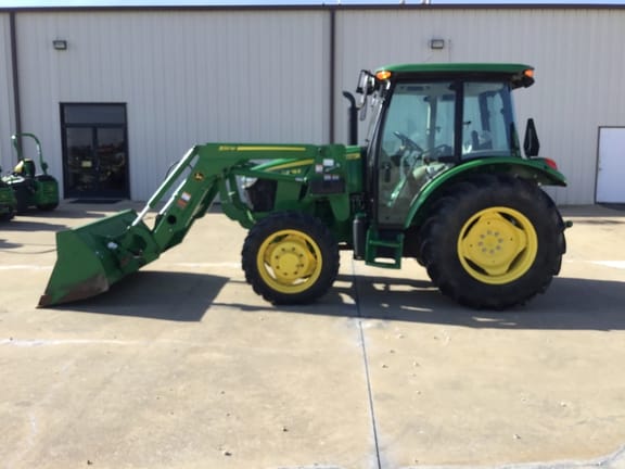 Main image John Deere 5065E
