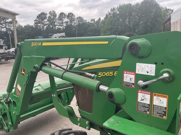 Image of John Deere 5065E equipment image 4