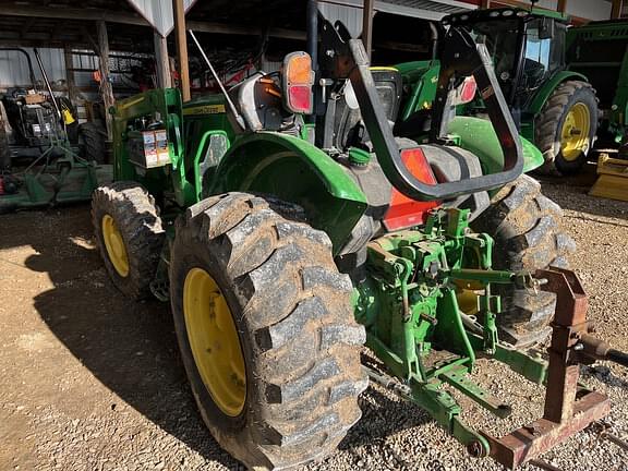 Image of John Deere 5065E equipment image 3