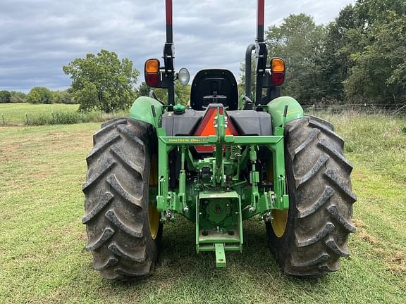 Image of John Deere 5065E equipment image 3