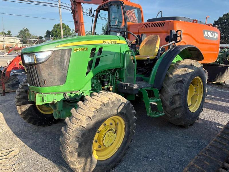 Image of John Deere 5065E Primary image